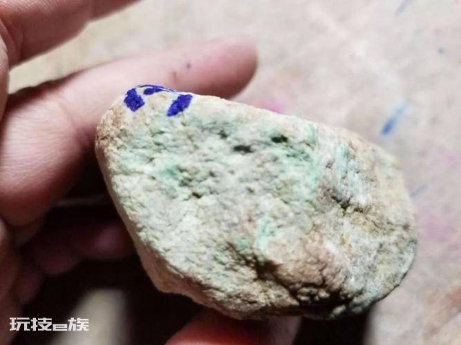 原石玉石毛料怎样鉴别 原石是什么? 原石玉石毛料怎样鉴别 原石是什么?-图片4